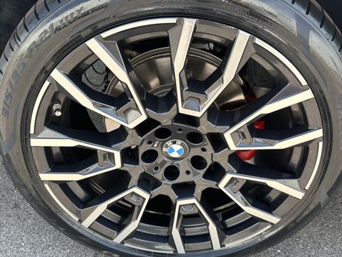 Used 2025 BMW X5 xDrive40i w/ M Sport Package AWD/4WD image 14
