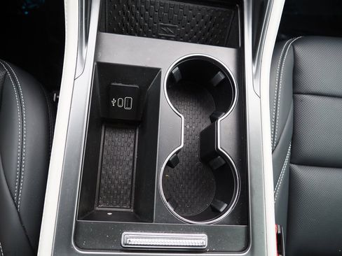 Used 2025 Lincoln Nautilus Premier image 29