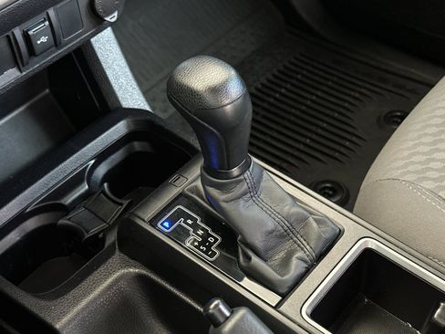 Used 2022 Toyota Tacoma SR image 18