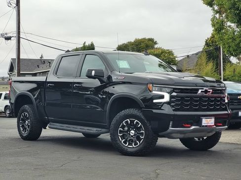 Used 2025 Chevrolet Silverado 1500 ZR2 w/ Technology Package AWD/4WD image 2