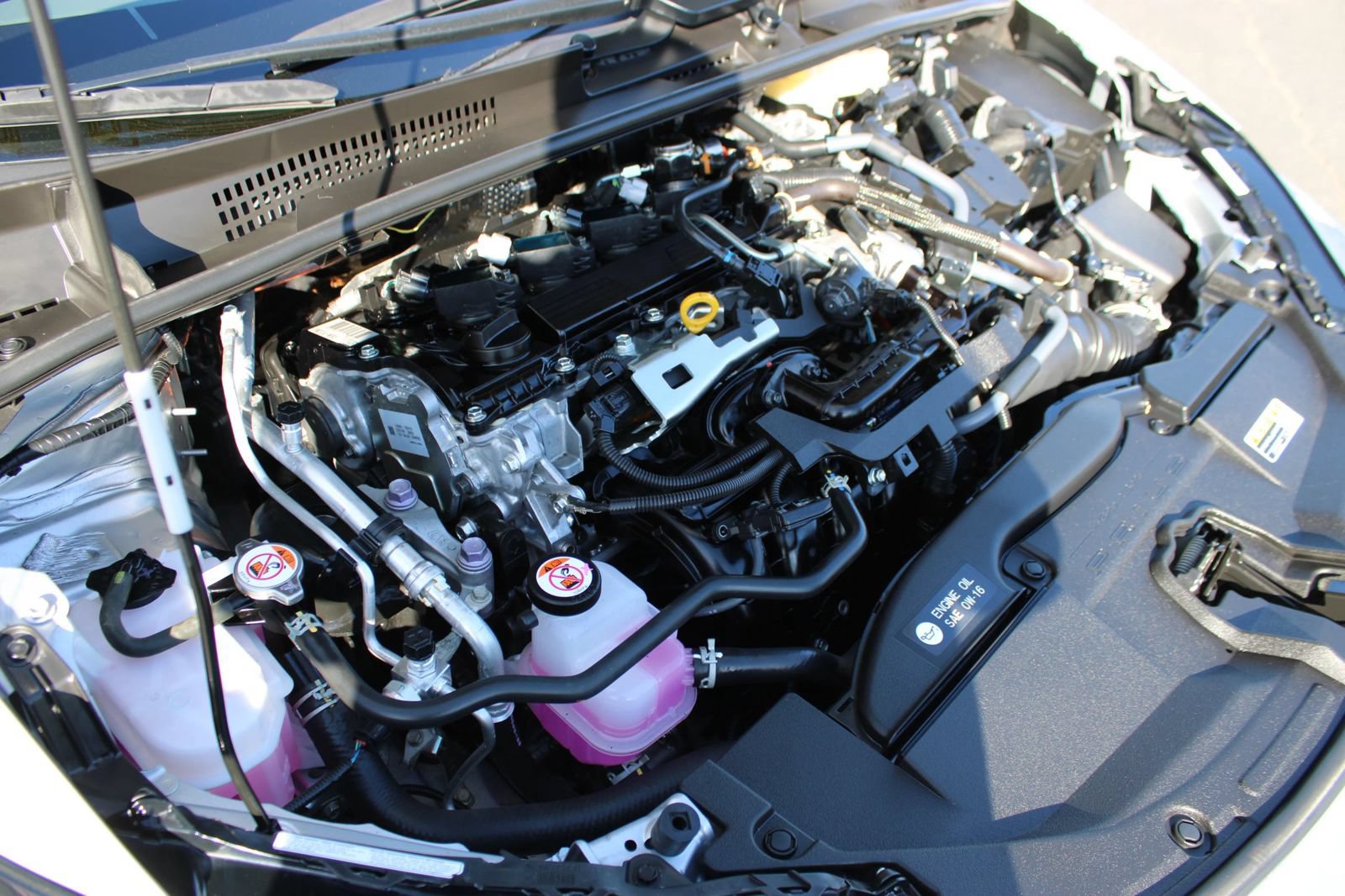 Used 2025 Toyota Prius LE FWD image 36