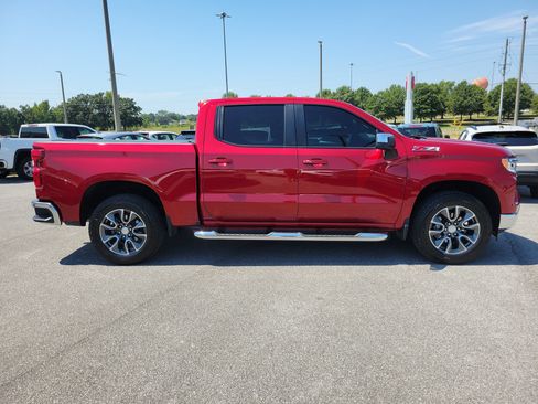 Used 2024 Chevrolet Silverado 1500 LT AWD/4WD image 4
