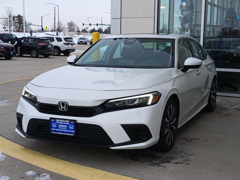 Used 2022 Honda Civic EX image 3