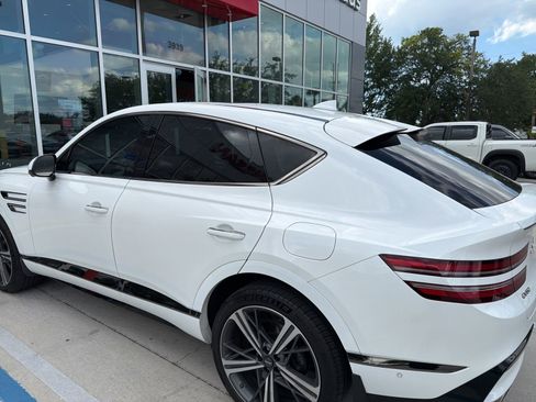 Used 2025 Genesis GV80 3.5T e-SC AWD/4WD image 6