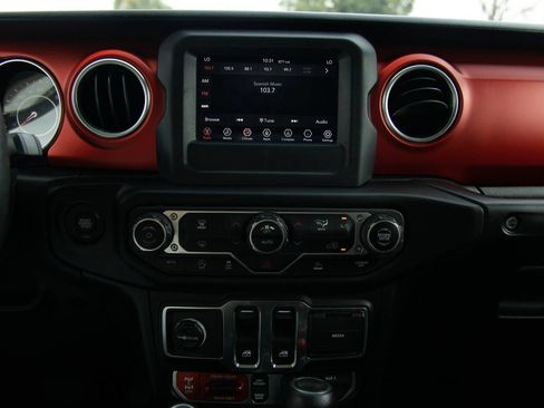 Used 2021 Jeep Wrangler Rubicon AWD/4WD image 31