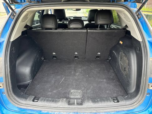 Used 2022 Jeep Compass Latitude w/ Sun and Sound Group FWD image 17