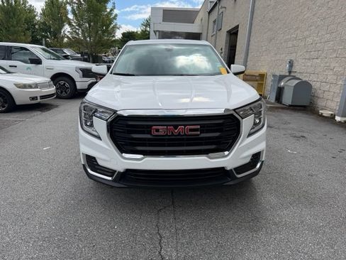 Used 2024 GMC Terrain SLE FWD image 8
