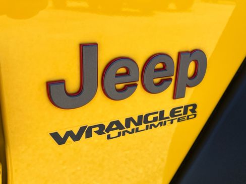Certified 2020 Jeep Wrangler Unlimited Rubicon w/ LED Lighting Group AWD/4WD image 31