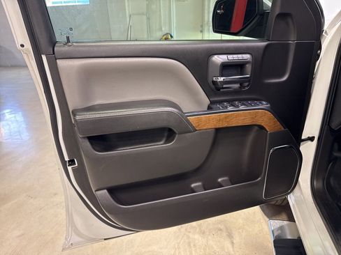 Used 2016 Chevrolet Silverado 1500 LTZ AWD/4WD image 35