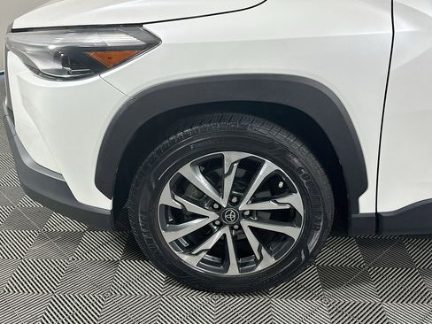 Used 2023 Toyota Corolla Cross XLE w/ Convenience Package AWD/4WD image 11