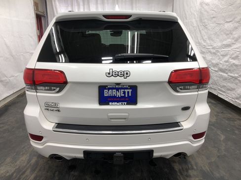 Used 2017 Jeep Grand Cherokee Overland w/ Jeep Active Safety Group image 8