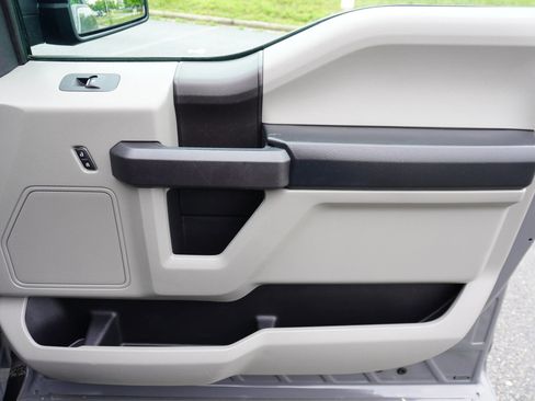 Used 2018 Ford F150 XL w/ Equipment Group 101A Mid AWD/4WD image 15