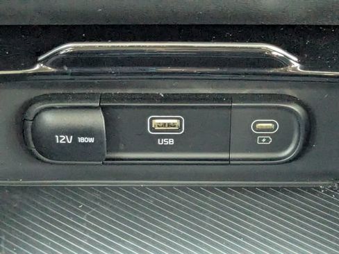 Certified 2025 Kia Sportage LX FWD image 23