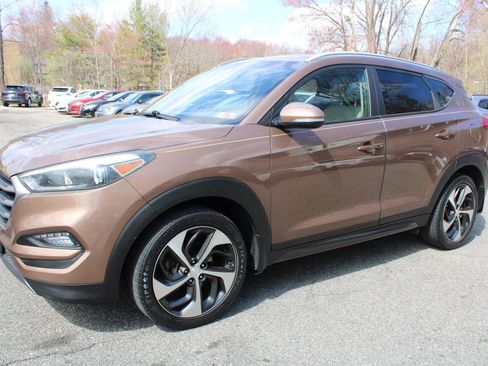 Used 2016 Hyundai Tucson Sport image 13