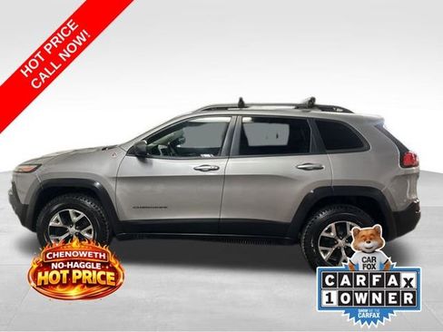 Used 2018 Jeep Cherokee Trailhawk AWD/4WD image 1