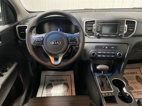 Used 2018 Kia Sportage LX image 4