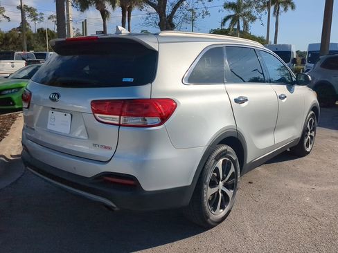 Used 2017 Kia Sorento EX w/ EX Premium Package image 5