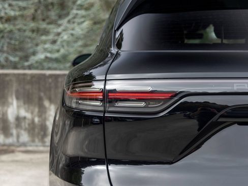 Certified 2022 Porsche Cayenne S AWD/4WD image 20