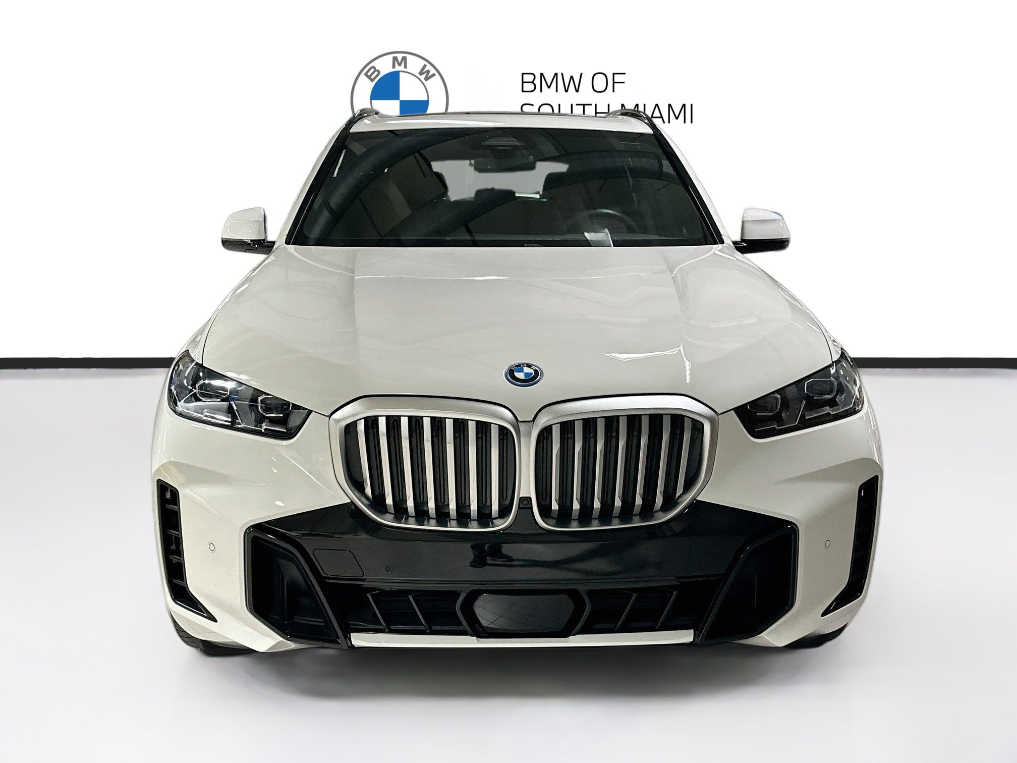 Certified 2025 BMW X5 xDrive50e w/ M Sport Package AWD/4WD image 2