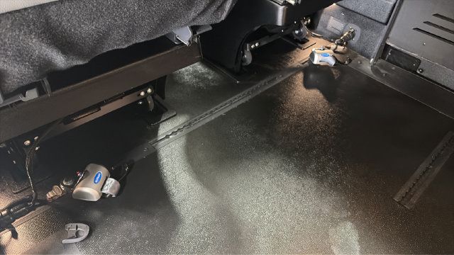 Used 2023 Toyota Sienna XLE FWD image 39