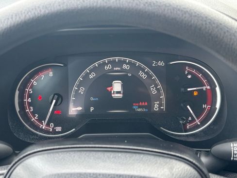 Used 2025 Toyota RAV4 XLE image 36