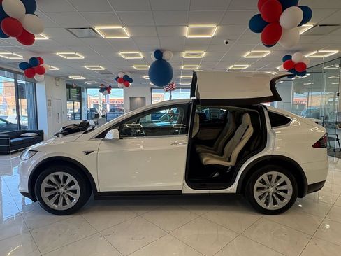 Used 2019 Tesla Model X AWD/4WD image 6