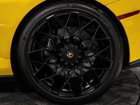 Used 2022 Lamborghini Huracan STO RWD image 34