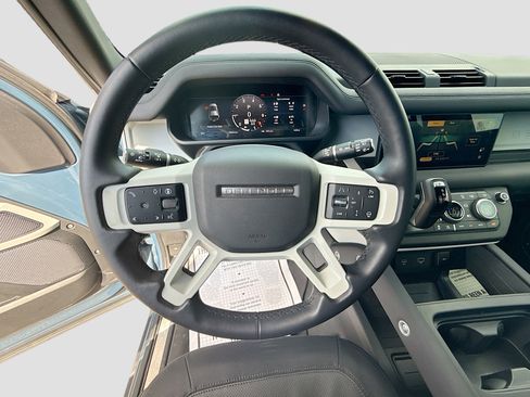 Used 2024 Land Rover Defender 110 X-Dynamic SE AWD/4WD image 40
