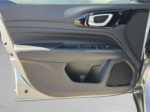 New 2026 Jeep Compass Latitude image 24