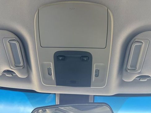 Used 2018 Toyota Camry SE image 25