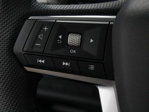 New 2025 Mitsubishi Outlander SE image 9