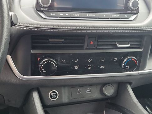 Used 2023 Nissan Rogue S FWD image 16