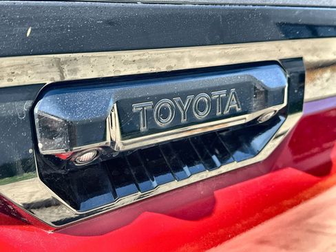 Used 2025 Toyota Tundra Platinum AWD/4WD image 15