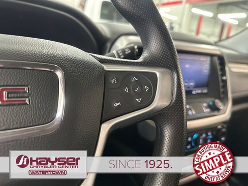 Used 2022 GMC Acadia SLE w/ LPO, Floor Liner Package AWD/4WD image 18