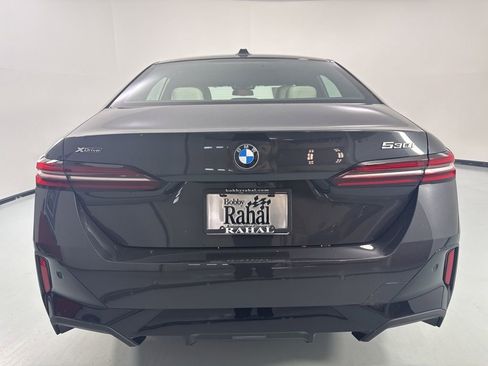 New 2026 BMW 530i xDrive w/ M Sport Package AWD/4WD image 6