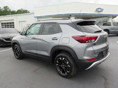Used 2023 Chevrolet TrailBlazer LT AWD/4WD image 5