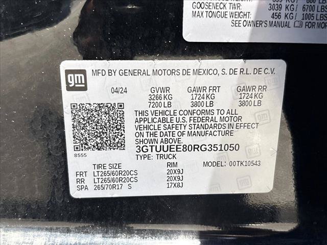 Used 2024 GMC Sierra 1500 AT4 w/ Technology Package AWD/4WD image 29