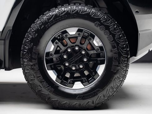 Used 2024 GMC Hummer EV 2X w/ Extreme Off-Road Package AWD/4WD image 42
