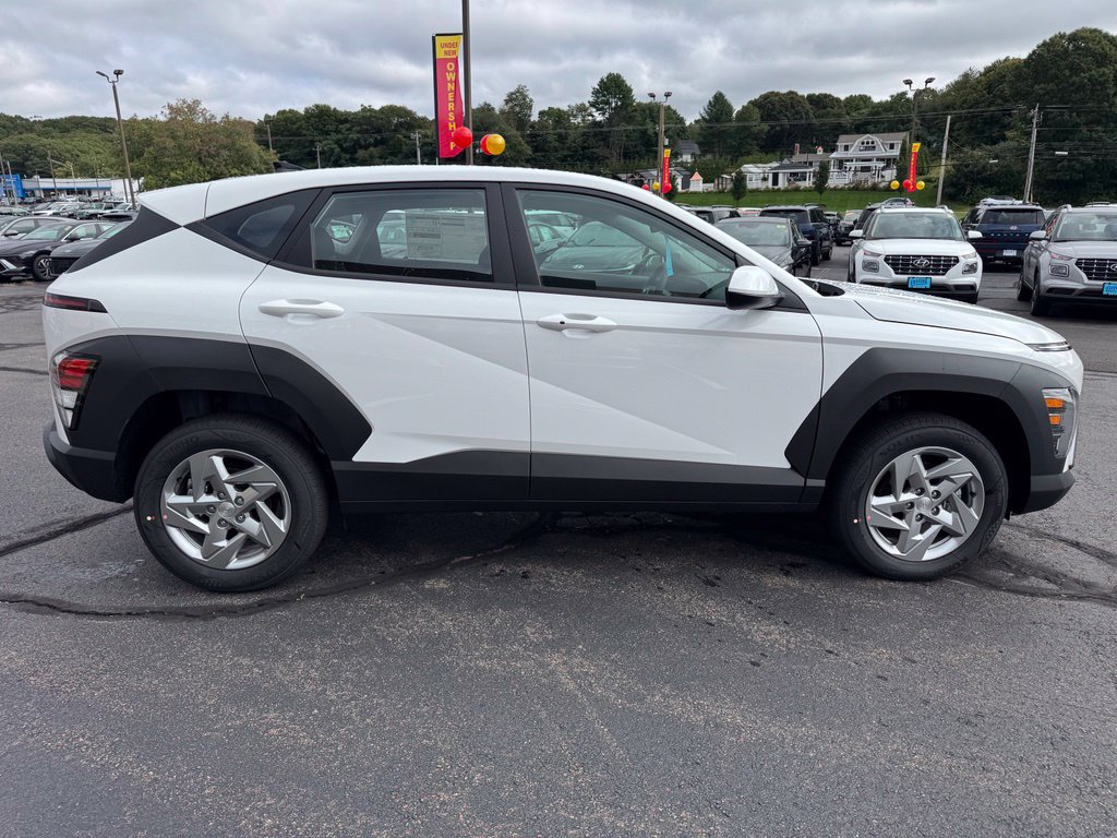 New 2027 Hyundai Kona SE AWD/4WD image 4