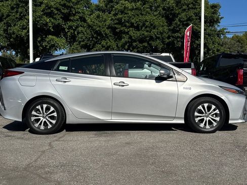 Certified 2021 Toyota Prius Prime Limited FWD image 2