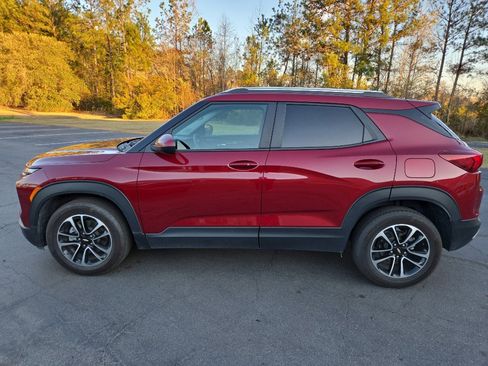 Used 2024 Chevrolet TrailBlazer LT image 3