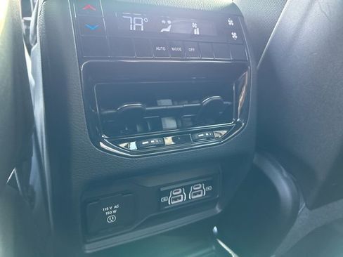 Used 2025 Jeep Grand Cherokee L Altitude image 41