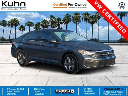 Certified 2023 Volkswagen Jetta SE image 1