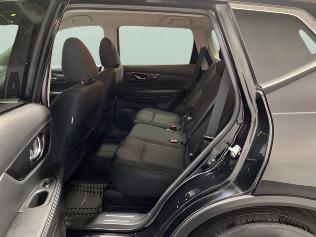 Used 2018 Nissan Rogue SV AWD/4WD image 23