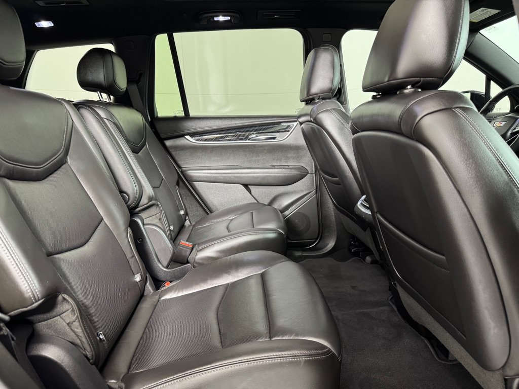 Used 2020 Cadillac XT6 Premium Luxury FWD image 29