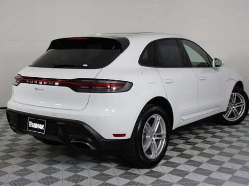 Used 2025 Porsche Macan image 7