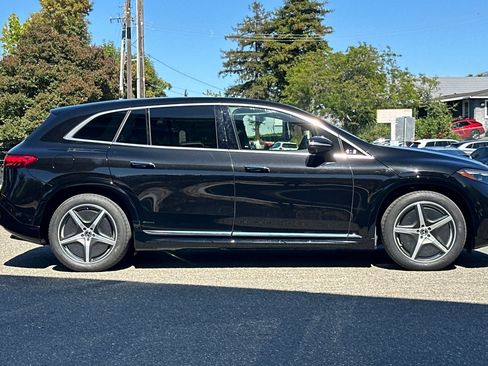 Used 2023 Mercedes-Benz EQS 580 4MATIC SUV image 7