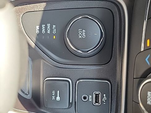 Used 2019 Jeep Compass Latitude w/ Popular Equipment Group AWD/4WD image 27