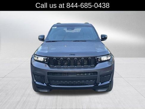 New 2025 Jeep Grand Cherokee L Altitude image 2