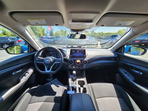 Used 2023 Nissan Sentra SV w/ All-Weather Package FWD image 9